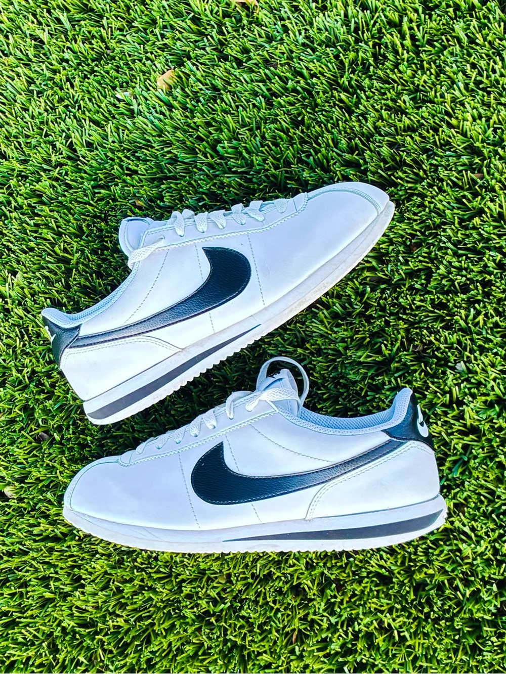 Nike Cortez Retro White Black
Casual Sneakers size 9